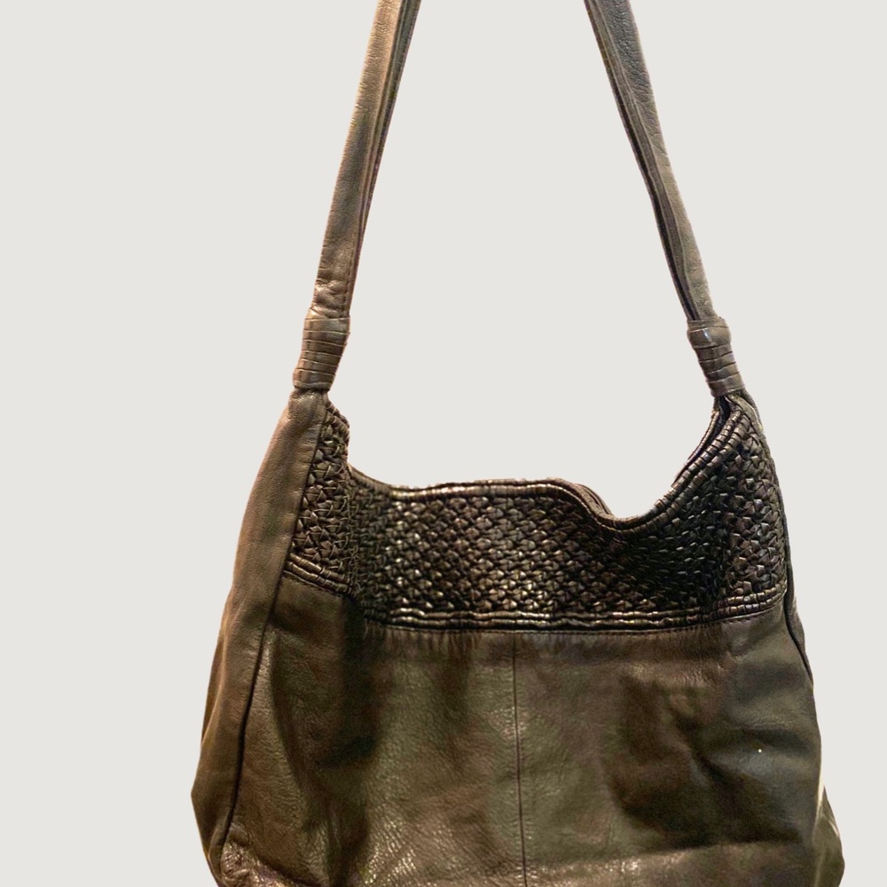 Black Leather Hobo w. Pleated Accents